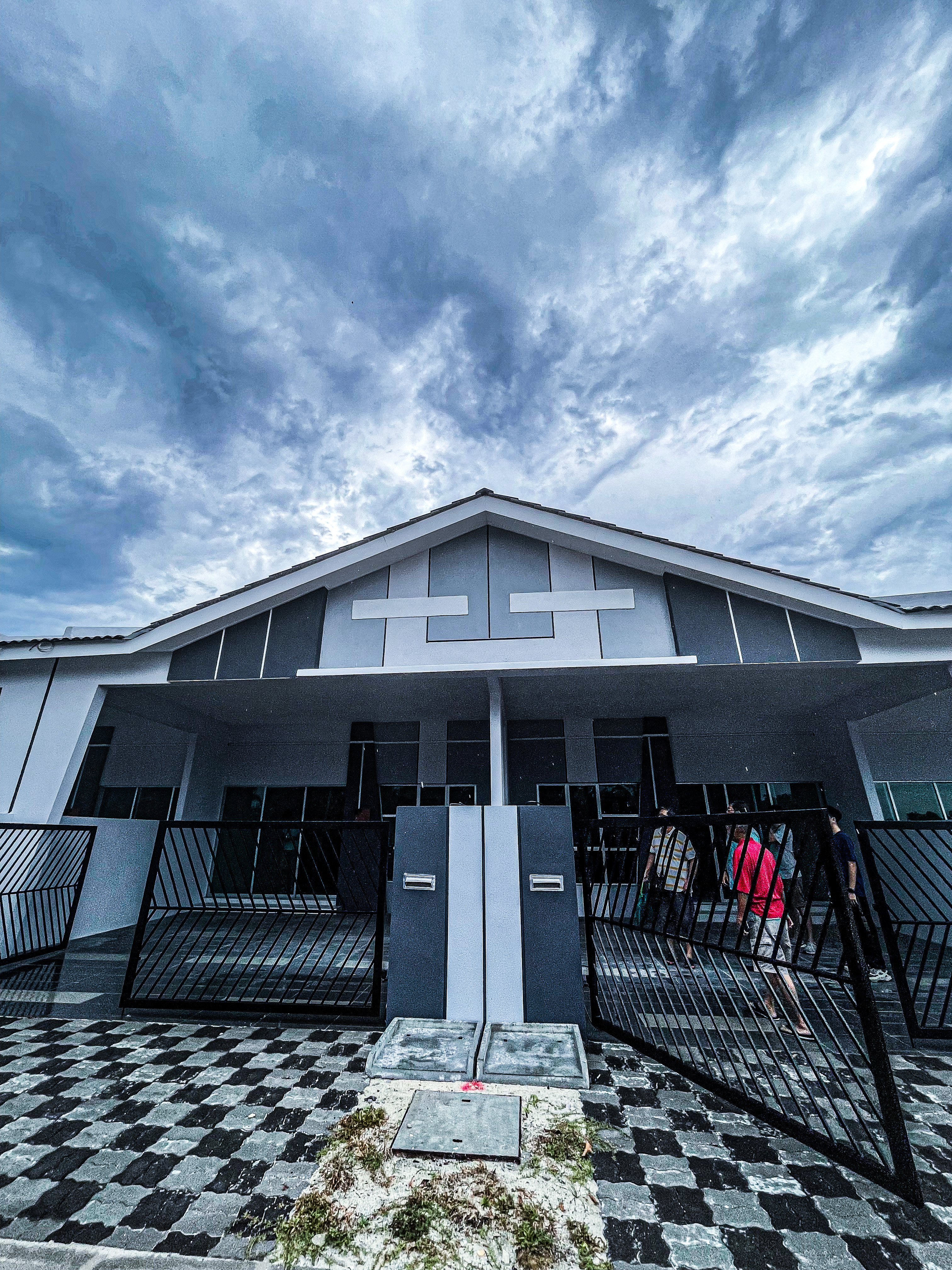 风水缘创办人Master Philip Lau ，举办这次【善缘】慈善活动回馈社会，他的使命让更多人可以得到风水的能量加持帮助，得到趋吉避凶，逢凶化吉
