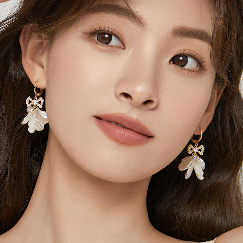 贝语花瓣 ·  貝殼花瓣流蘇耳飾 | 週年禮物女友