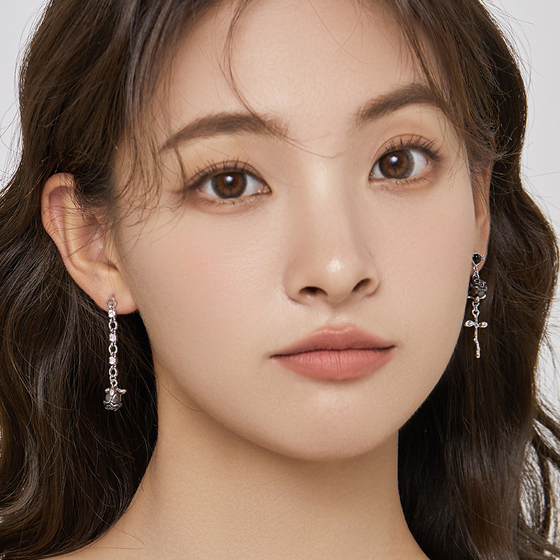 玫瑰戀 · 黑玫瑰不對稱耳飾 | 生日禮物