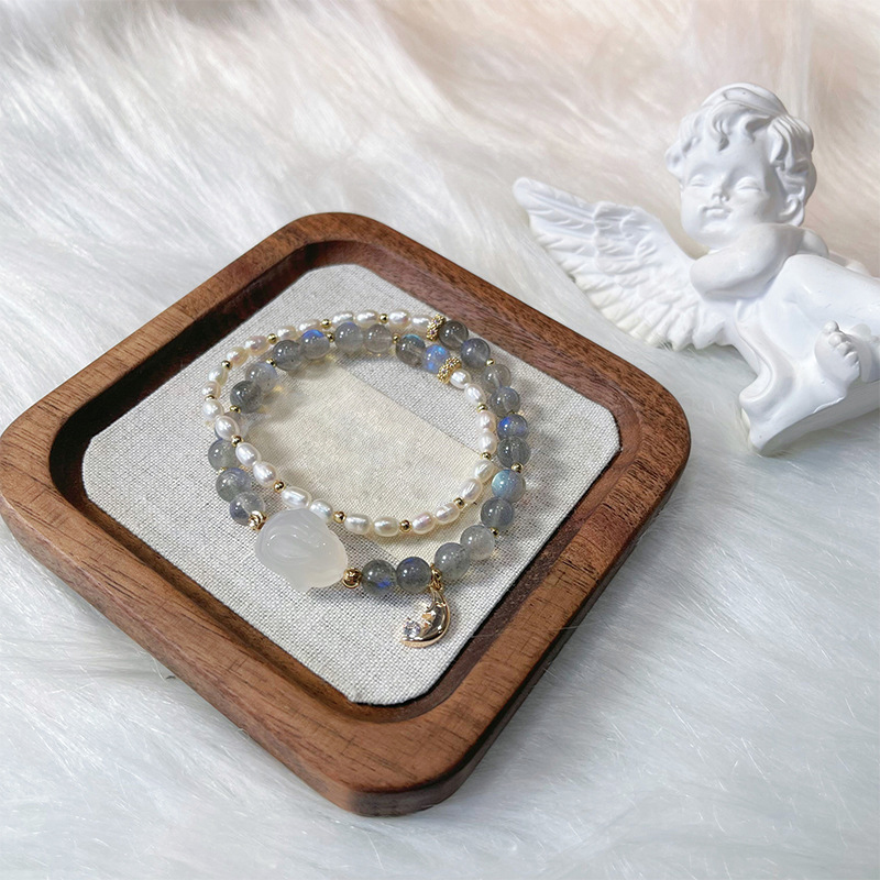 白玉髓玉兔 · 小米粒灰月光水晶手串 | 週年紀念禮物