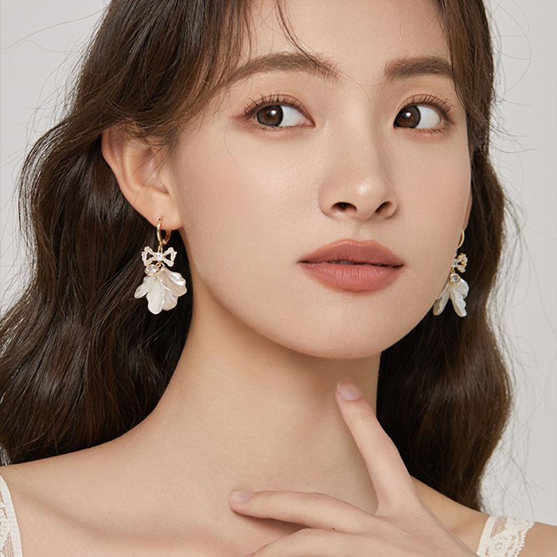 贝语花瓣 ·  貝殼花瓣流蘇耳飾 | 週年禮物女友