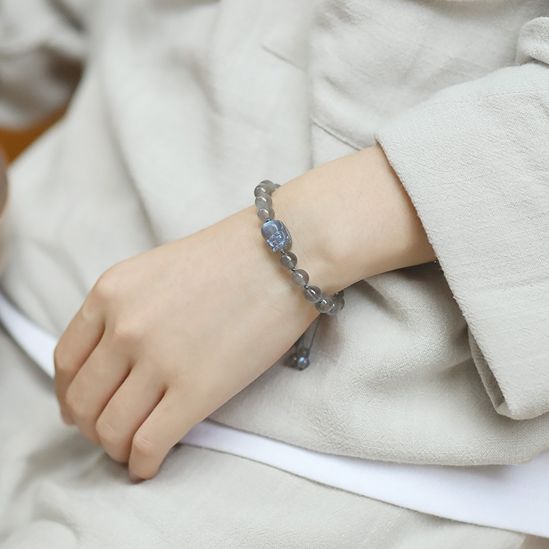 開運貔貅 · 天然灰月光水晶手串 | 女朋友生日禮物