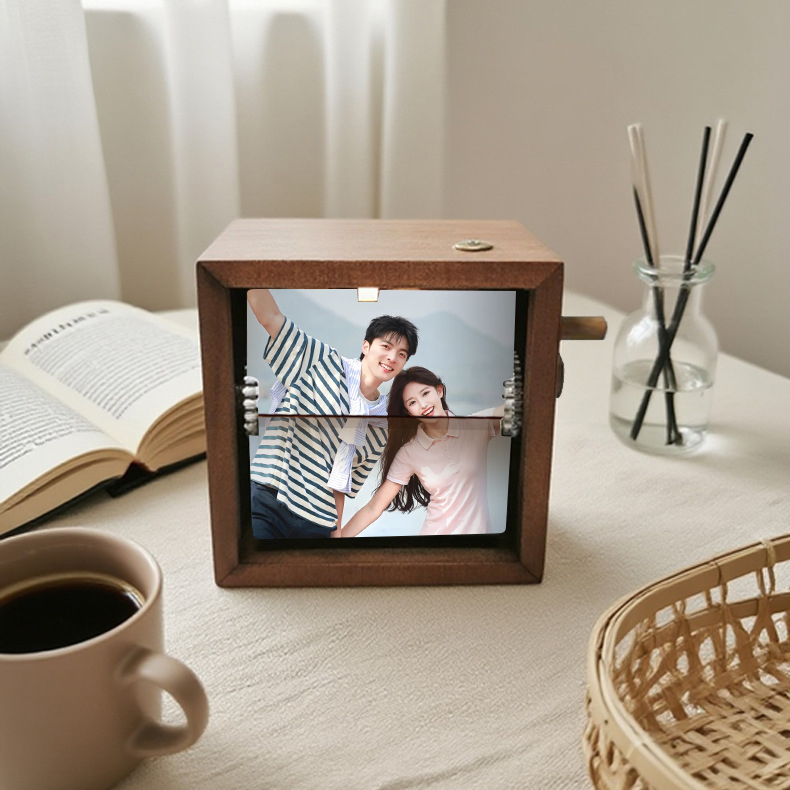 DIY手搖相冊 · 翻頁照片機創意禮物 | 來圖定製