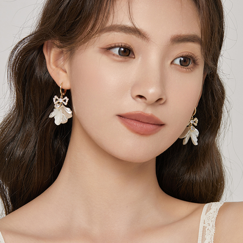 贝语花瓣 ·  貝殼花瓣流蘇耳飾 | 週年禮物女友