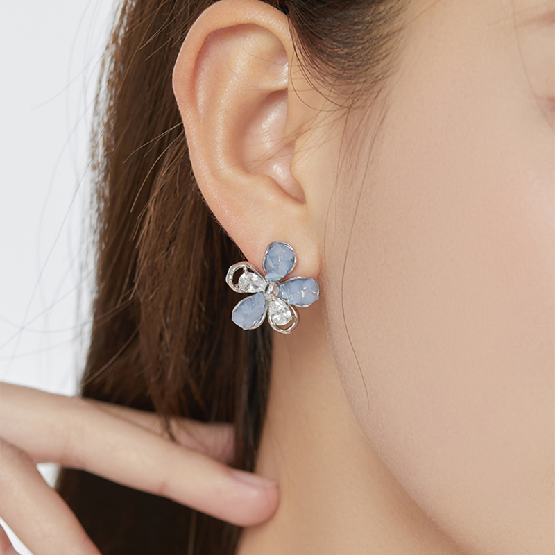  晶瑩花語 · 水晶花朵耳飾 | 女友週年禮物