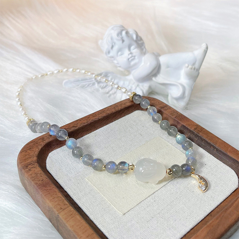 白玉髓玉兔 · 小米粒灰月光水晶手串 | 週年紀念禮物