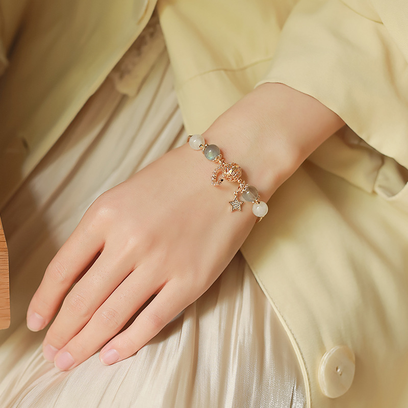 溫柔星月 · 藍月光石水晶手串 | 飾品推薦