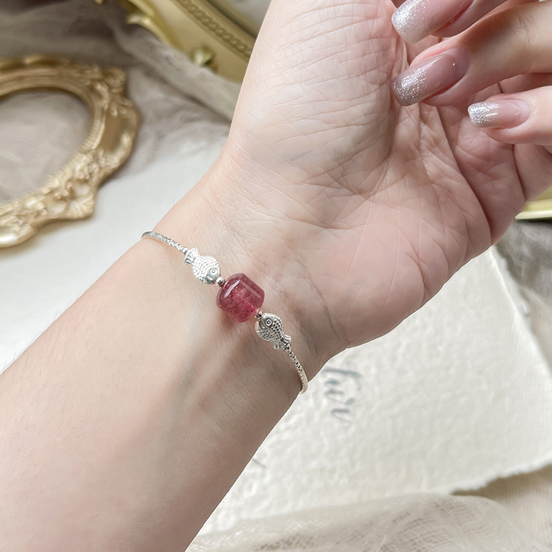 小貓吃魚 · 草莓晶天然水晶手串 | 愉悅提氣質