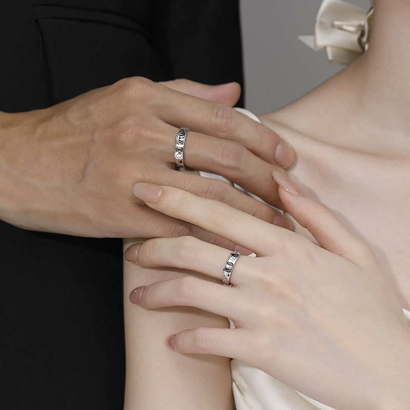 貓狗寵愛日記 · 純銀情侶對戒 | 紀念日禮物推薦