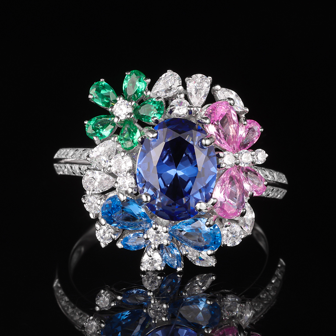 滿鑽鑲嵌 · 歐泊石彩色藍寶石戒指 | 婚戒推薦