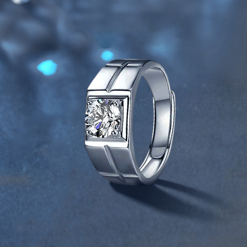 天生不凡 · 1克拉莫桑鑽四爪男生戒指 | 925銀可刻字 