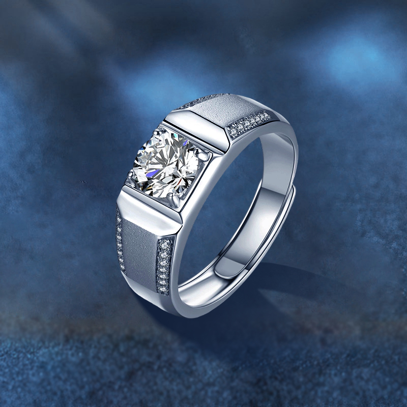 硬漢風情 · 1克拉莫桑鑽男生戒指 | 紀念日禮物 