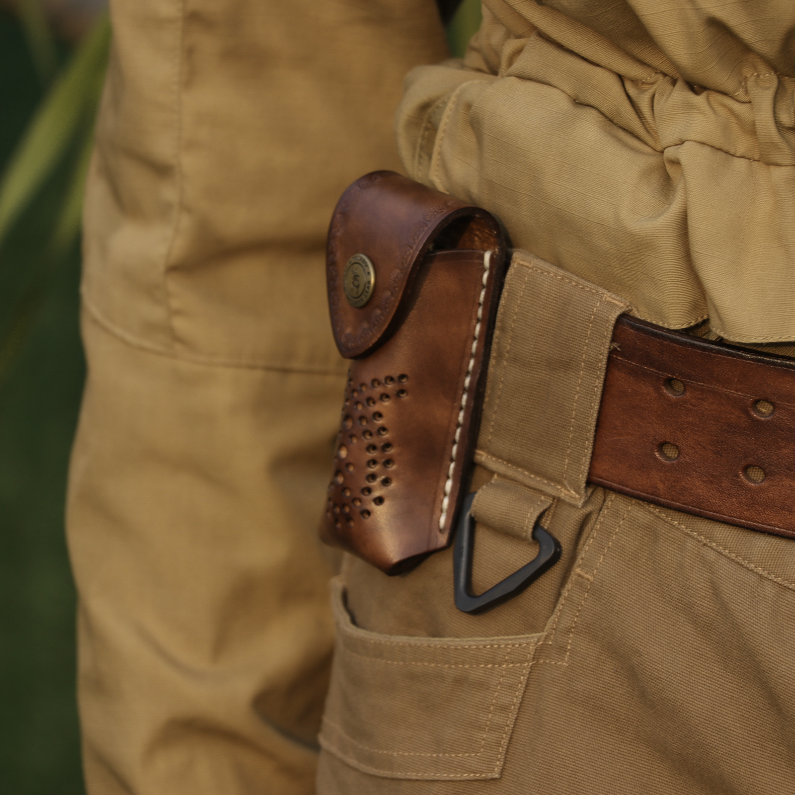 TOURBON Leather Folding Knife Pouch Clip on Pocket Tool Holder 