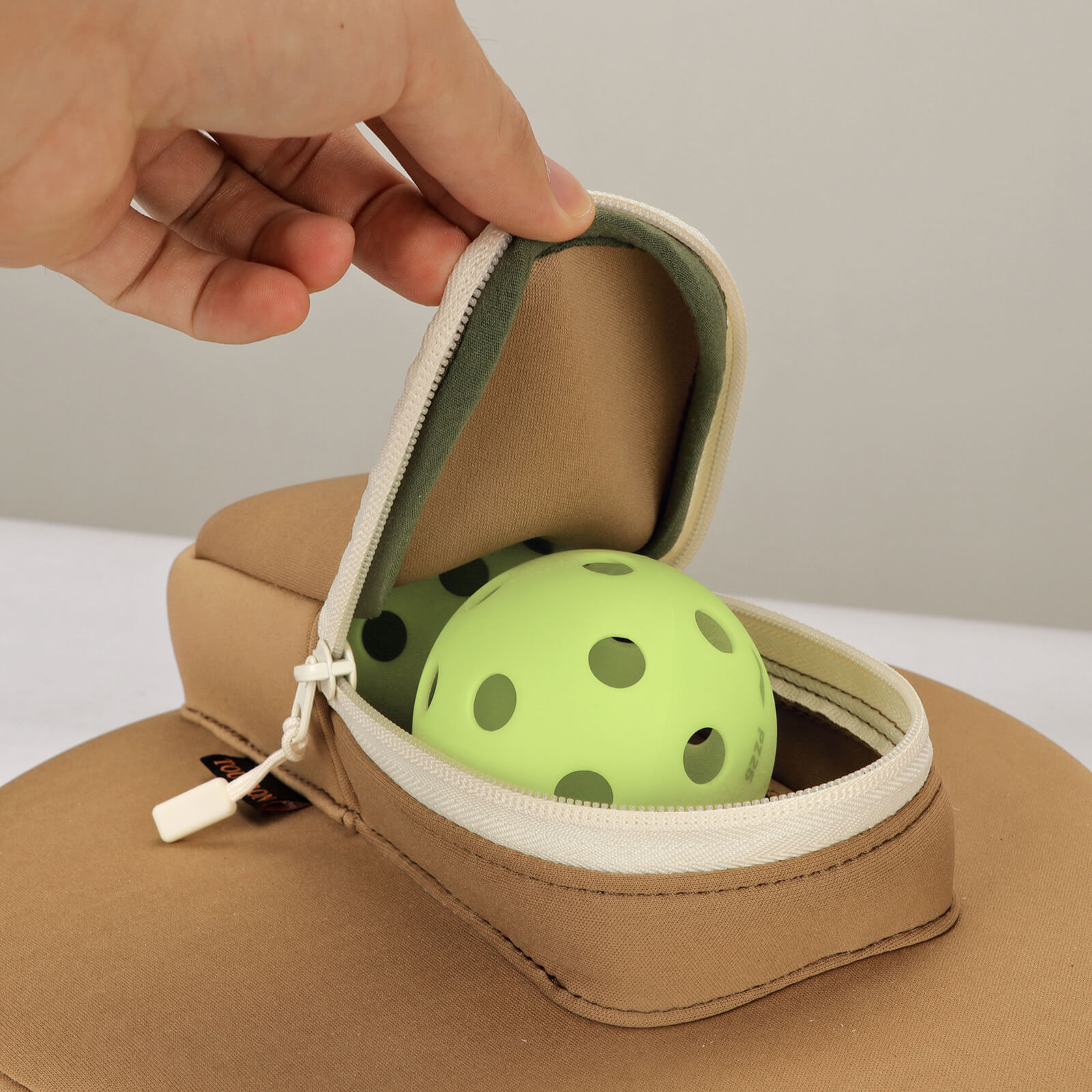 TOURBON Neoprene Pickleball Paddle Cover Lightweight