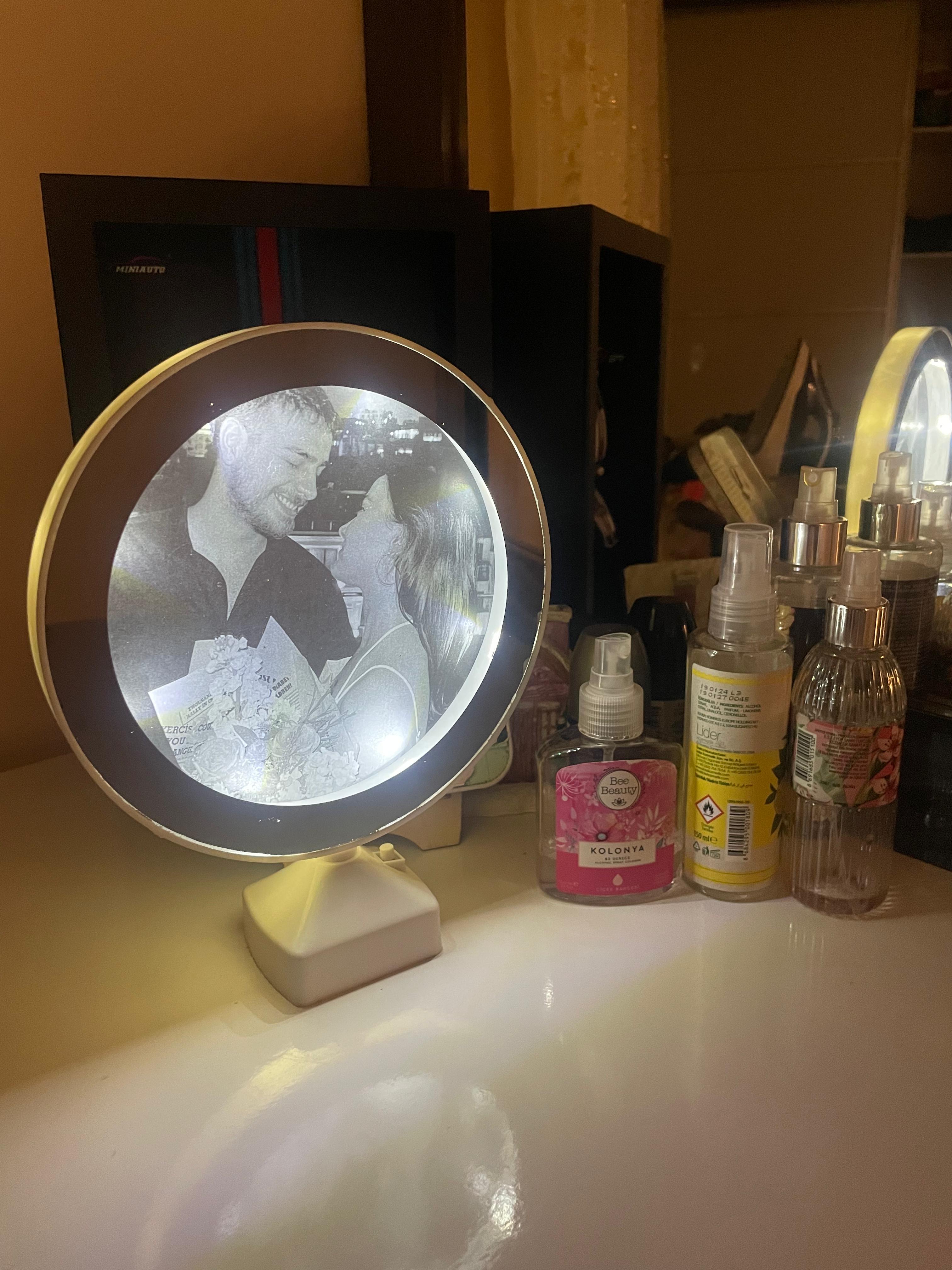 Magic Makeup Mirror