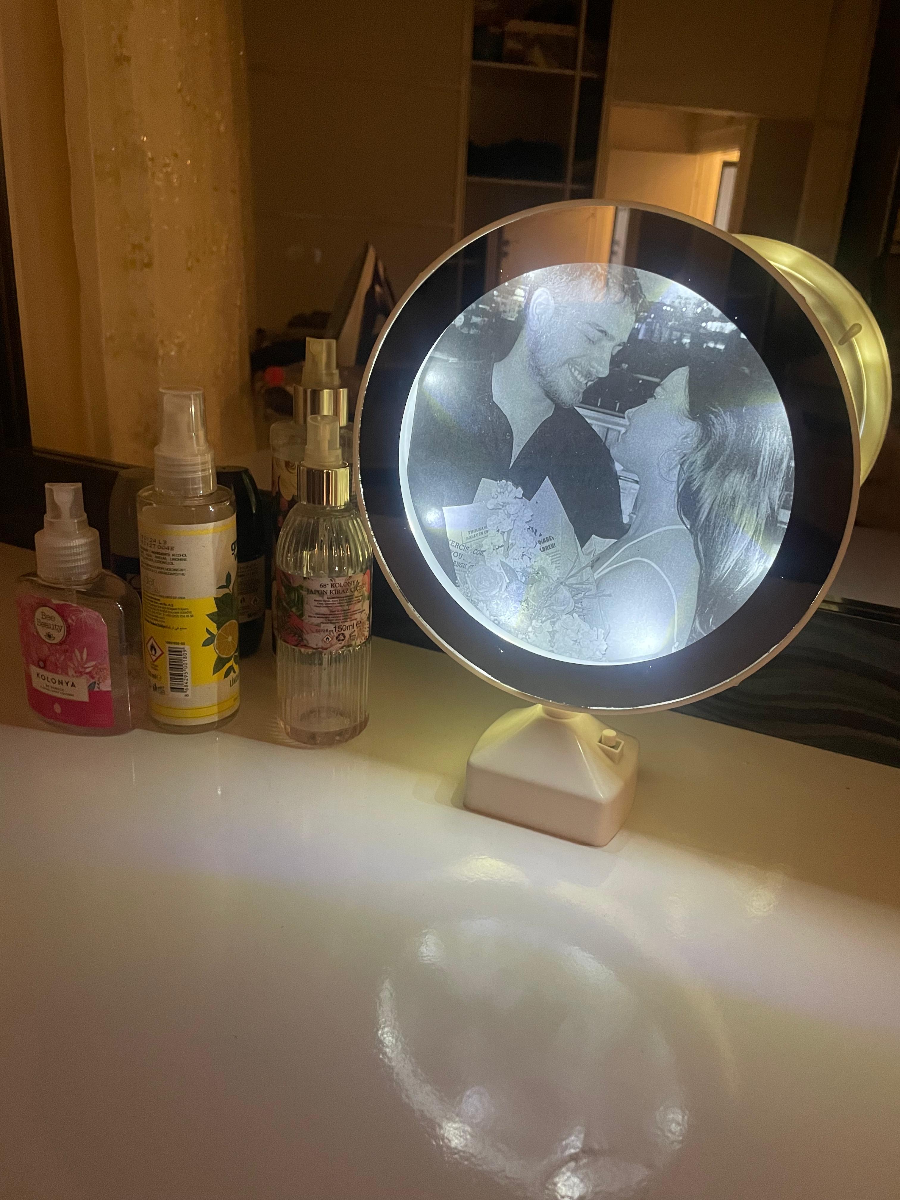 Magic Makeup Mirror