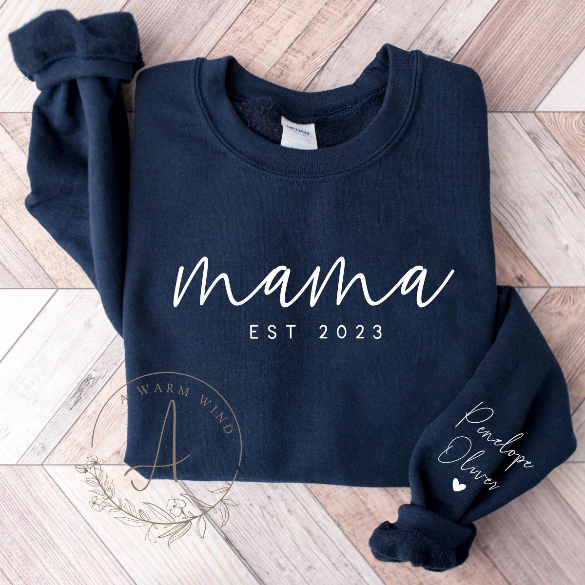 Minimalist Mama Sweatshirt with Date and Children Name