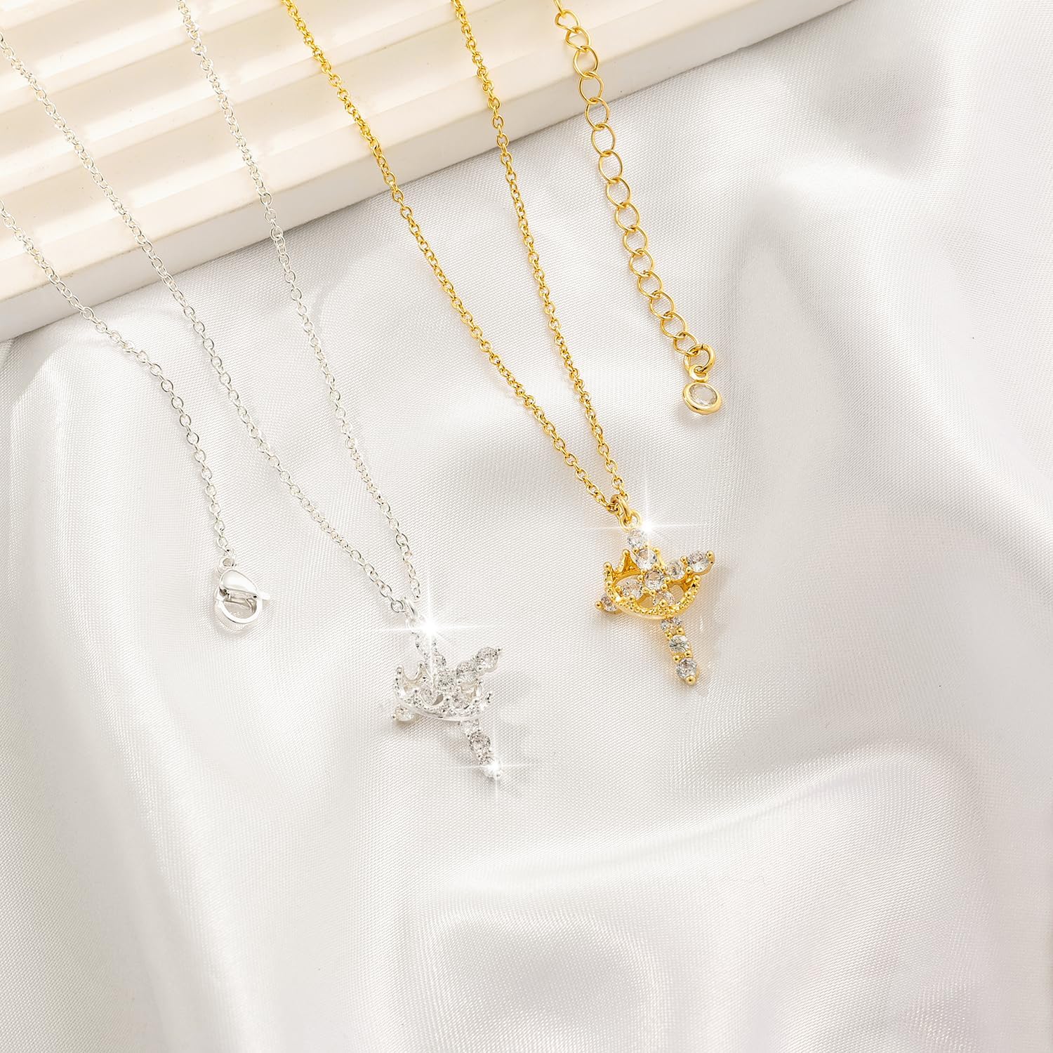 ❤️Rotatable Crown Cross Pendant Necklace❤️
