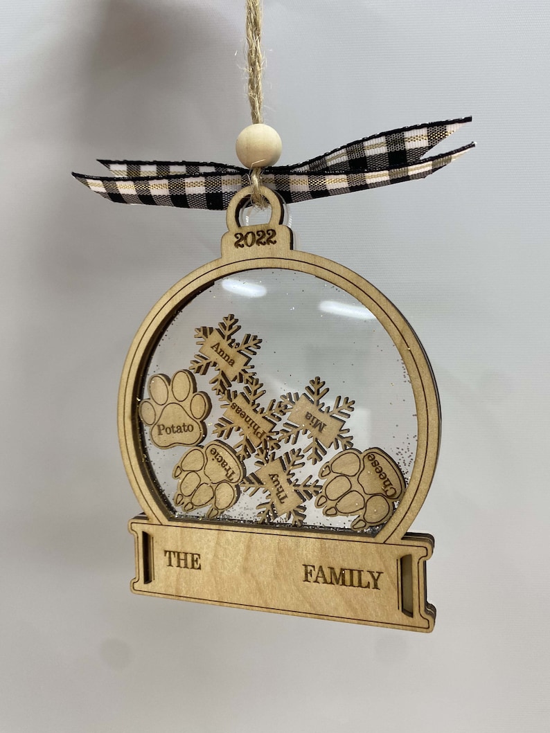 2023 Snow Globe Family | 4D Shaker Personalized Ornament