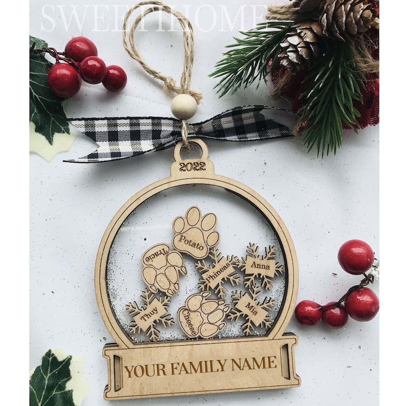 2023 Snow Globe Family | 4D Shaker Personalized Ornament