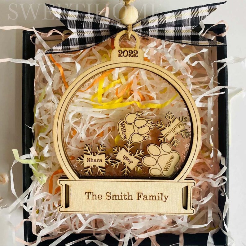 2023 Snow Globe Family | 4D Shaker Personalized Ornament