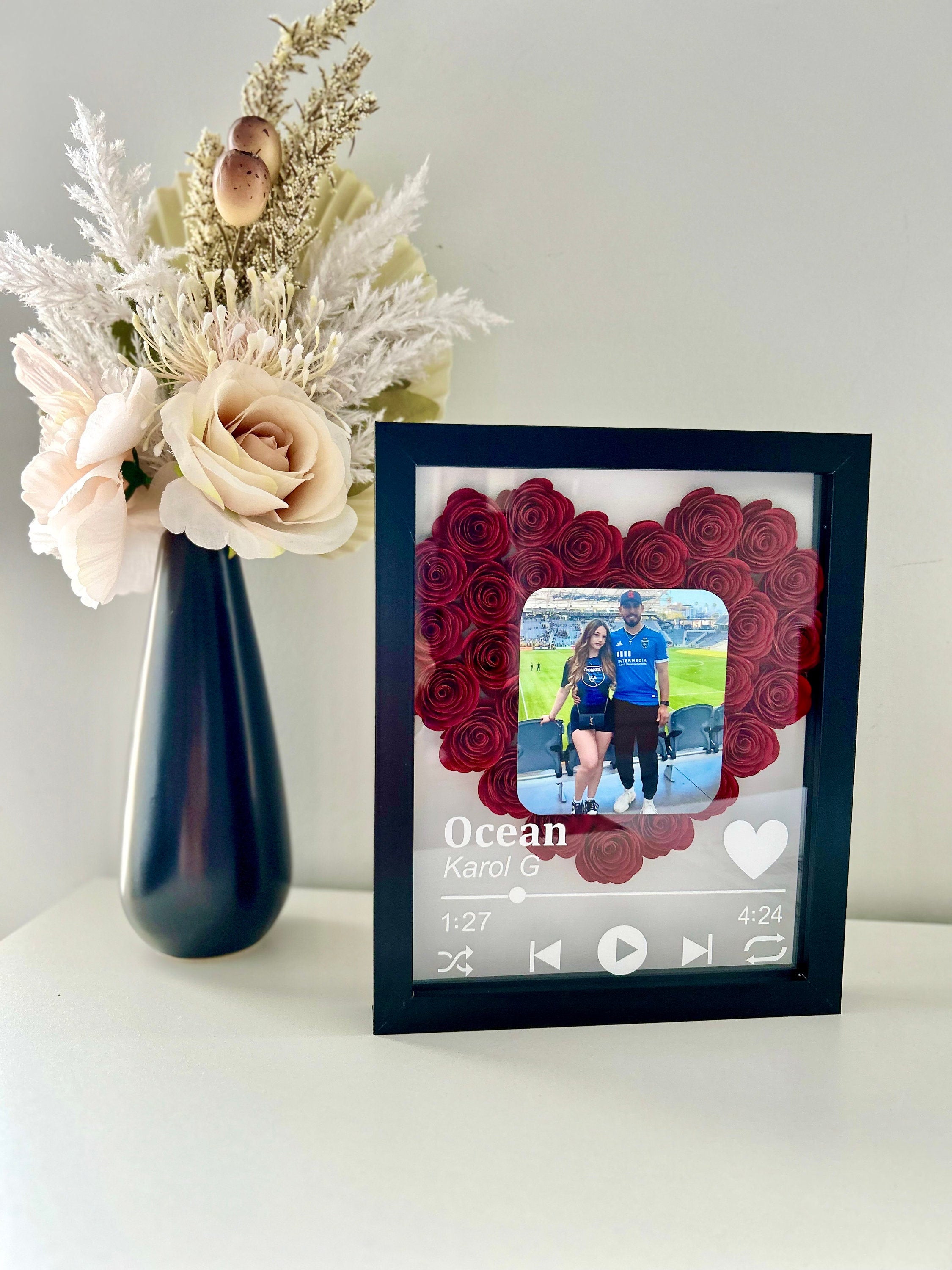 Personalized Roses Flower Shadow Box With Couple Photo For Wedding Anniversary Valentine's Day