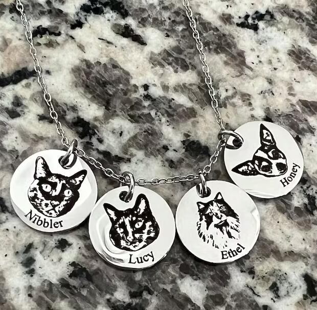 Pet Face Necklace™