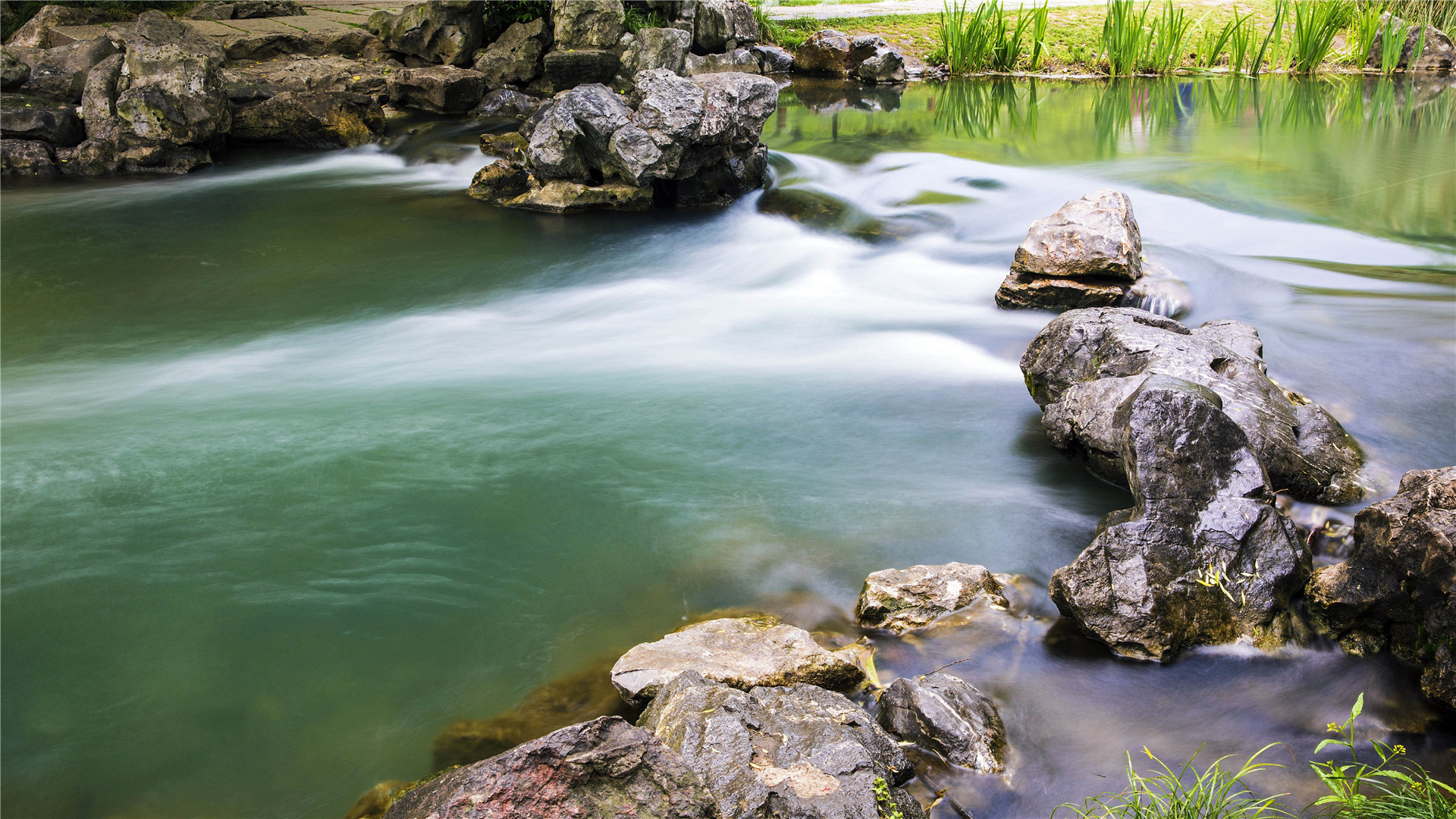 我爱他，因为他像爱情本身应有的样子。——王尔德-88900-图片alt01