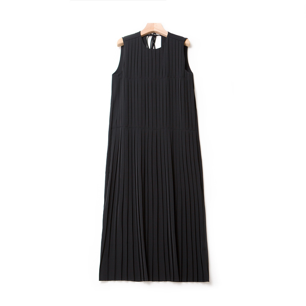 U-neck slit sundress pleated sleeveless dress