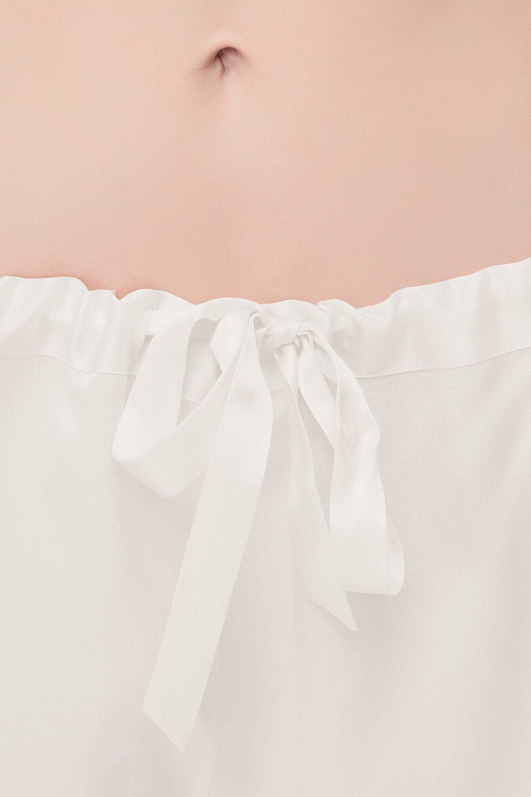 #color_Natural White