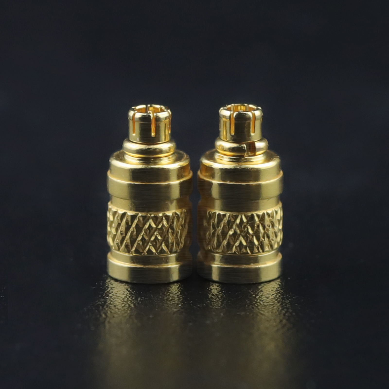 okcsc mmcx (リケーブル側) to IE900 (イヤホン側) 金属アダプター 金属コネクター 千住銀入り錫はんだ 金メッキプラグ 統合成形技術 音質劣化なし簡潔 精緻 線材テスト作業用 ミニタイプ