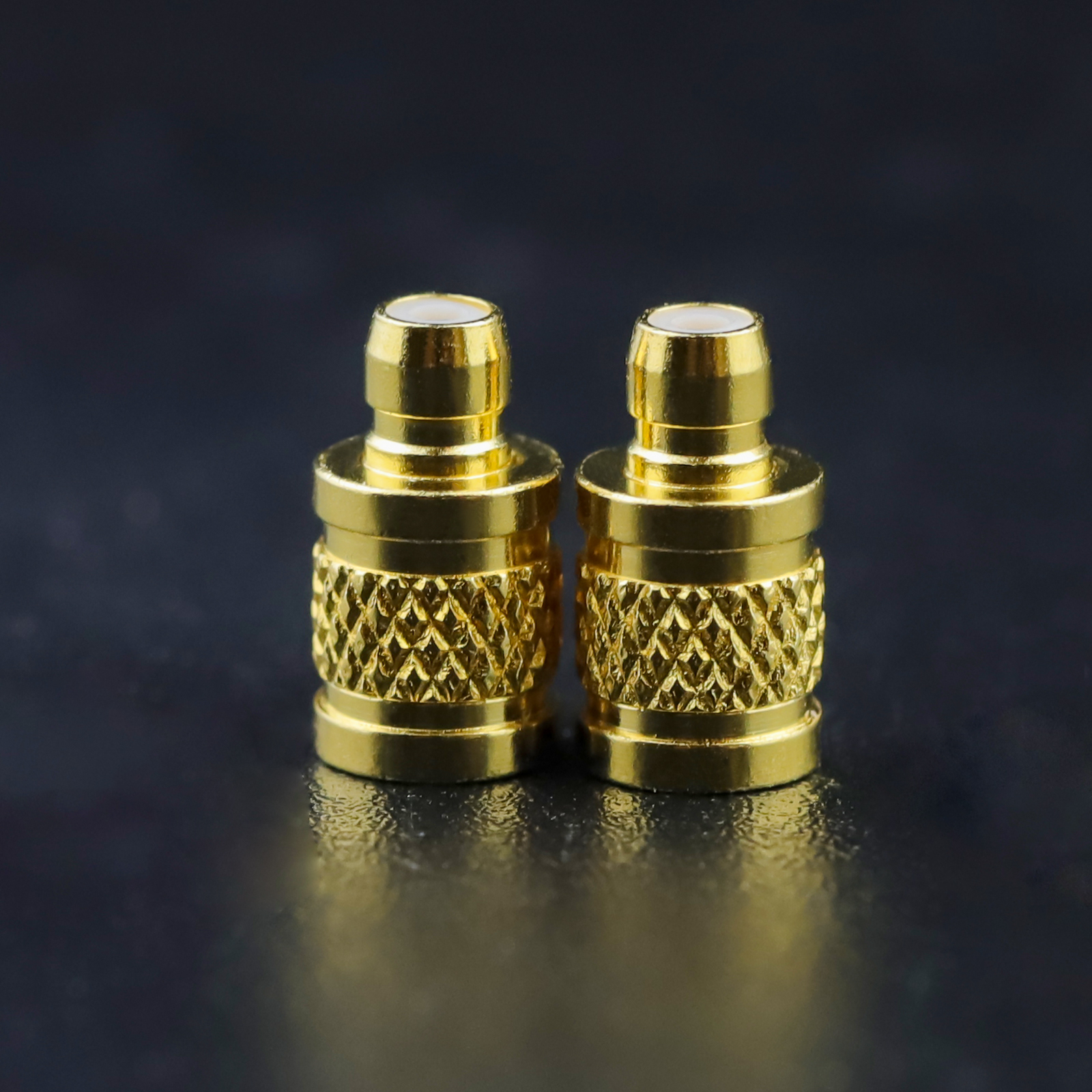 okcsc mmcx (リケーブル側) to EAR(イヤホン側) 金属アダプター 金属コネクター 千住銀入り錫はんだ 金メッキプラグ 統合成形技術 音質劣化なし簡潔 精緻 線材テスト作業用 ミニタイプ