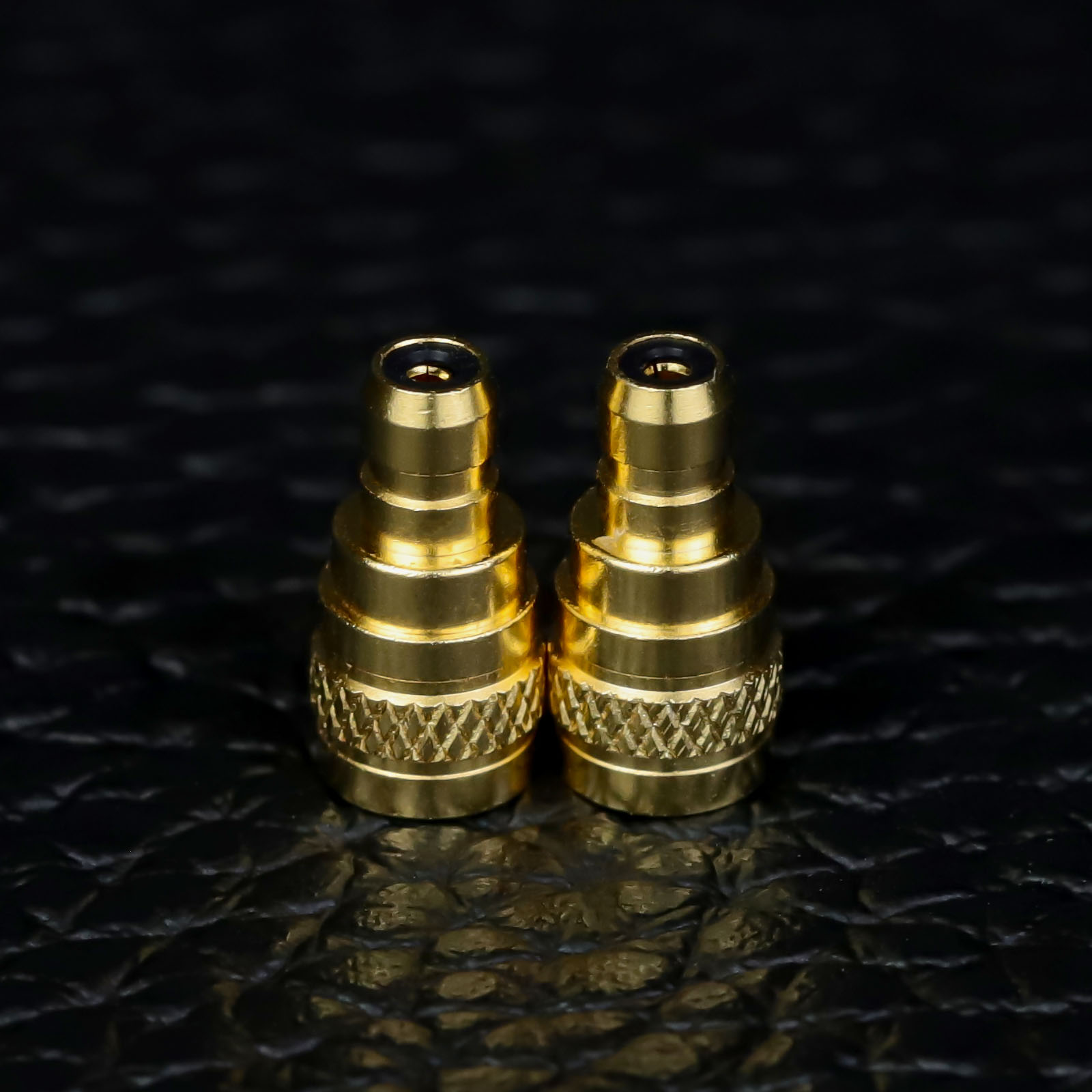 okcsc MMCX (リケーブル側) to IE400 / IE500/EAR-L(イヤホン側) アダプター コネクター スライダー 金メッキプラグ 統合成形技術 音質劣化なし簡潔 精緻 線材テスト作業用 ミニタイプ