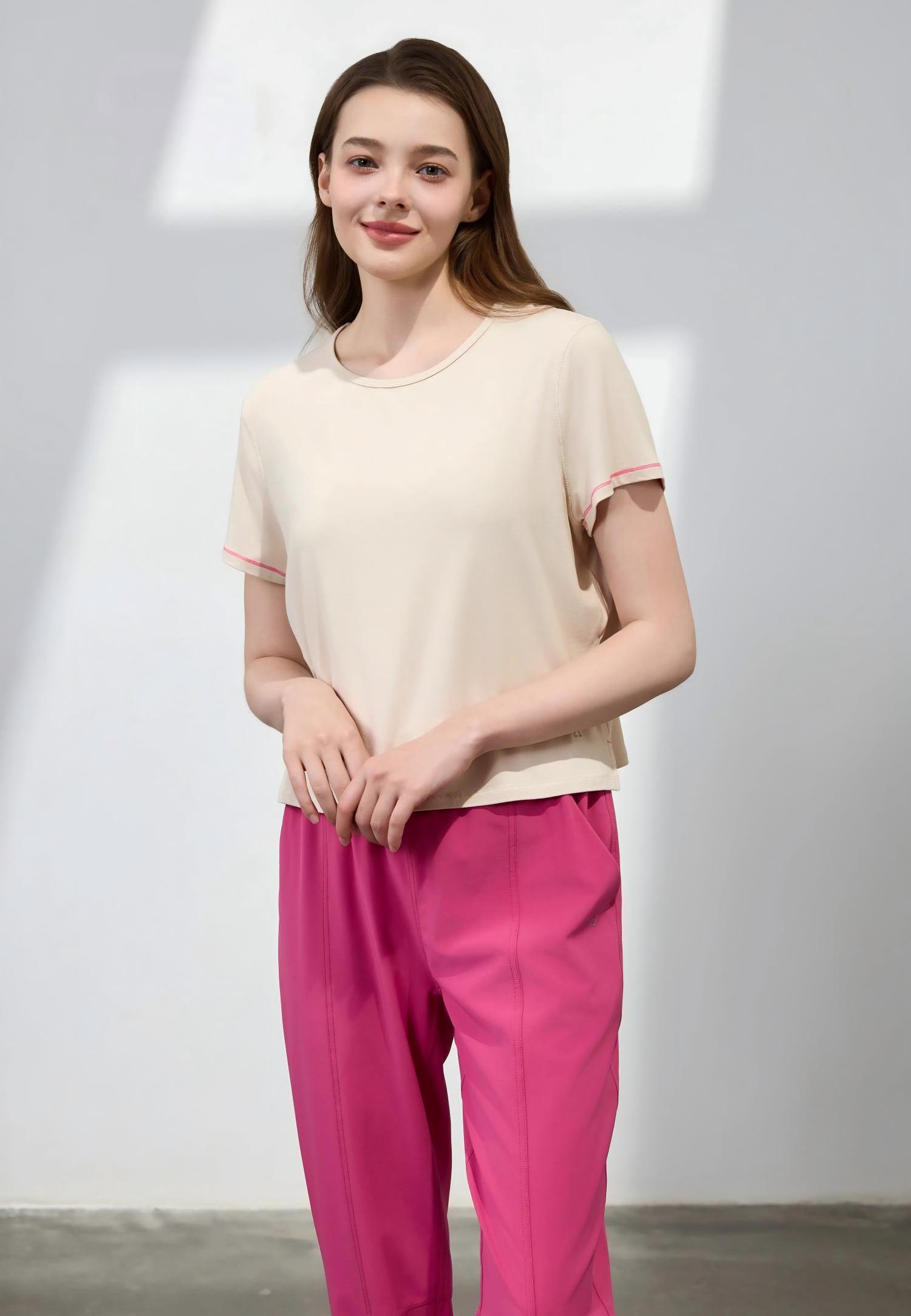 Everyday Contrast Stitch Tee-Creamy White