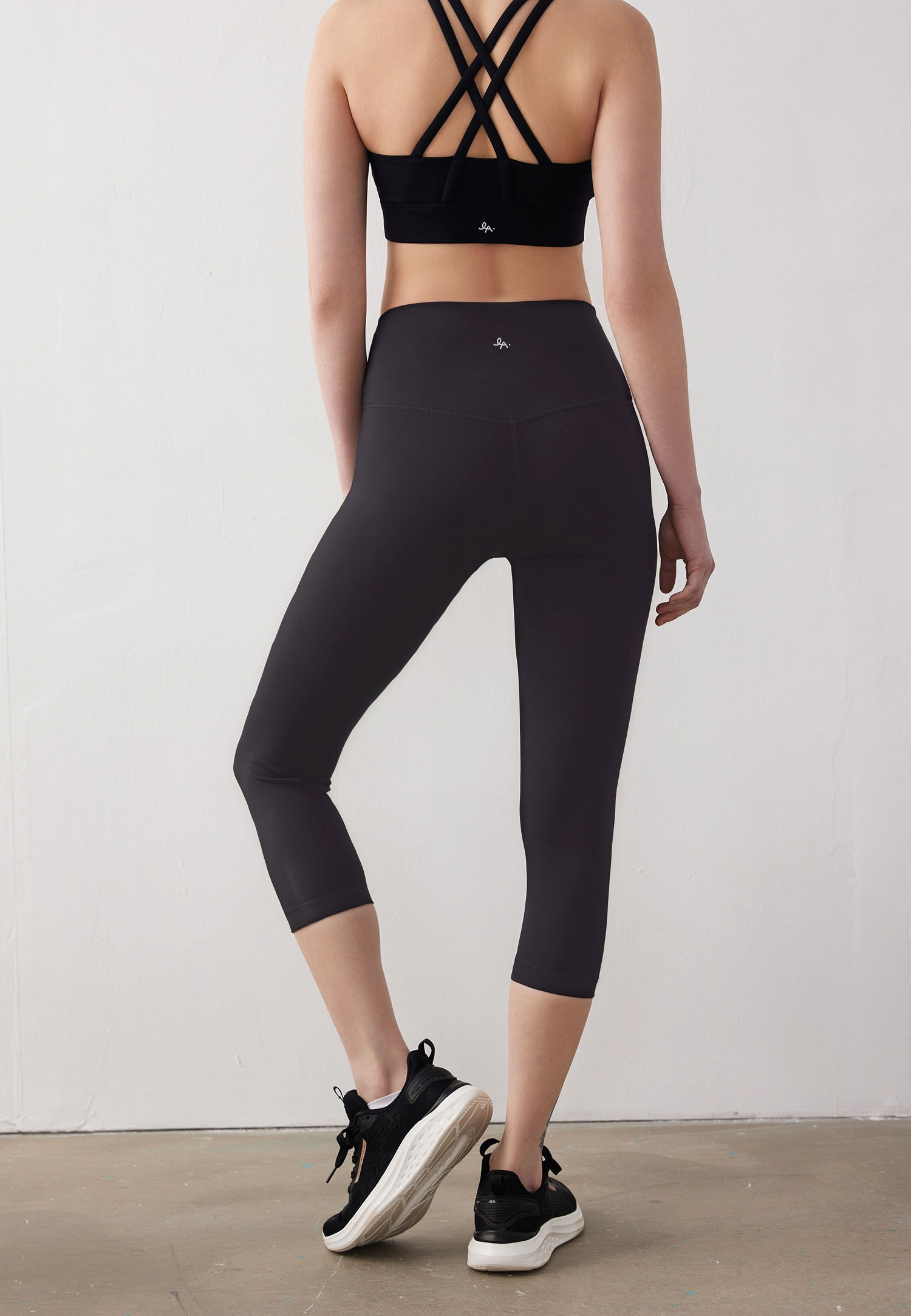Knockout Cropped Legging-Graphite Grey