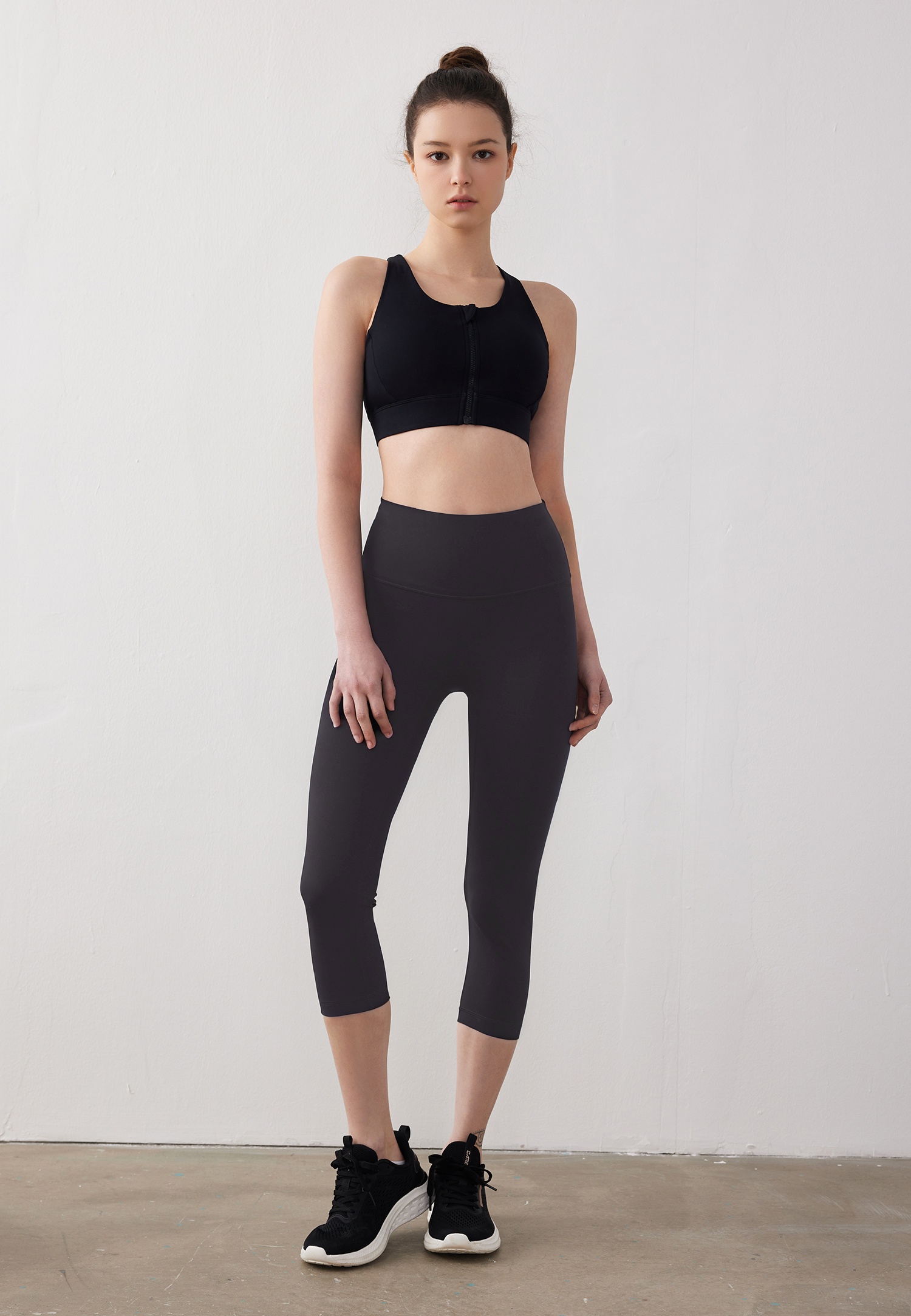 Knockout Cropped Legging-Graphite Grey