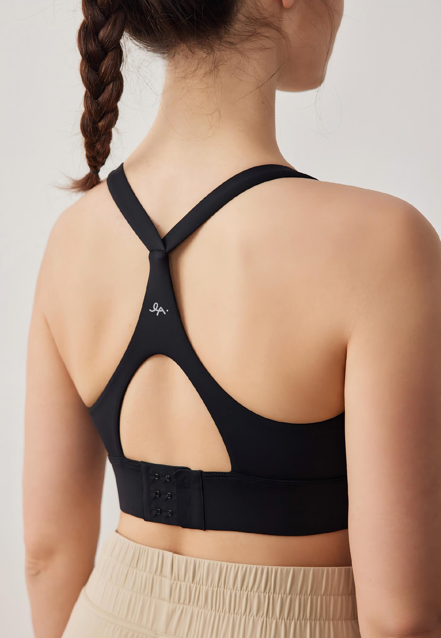 Knockout Racerback Hook Bra-Black