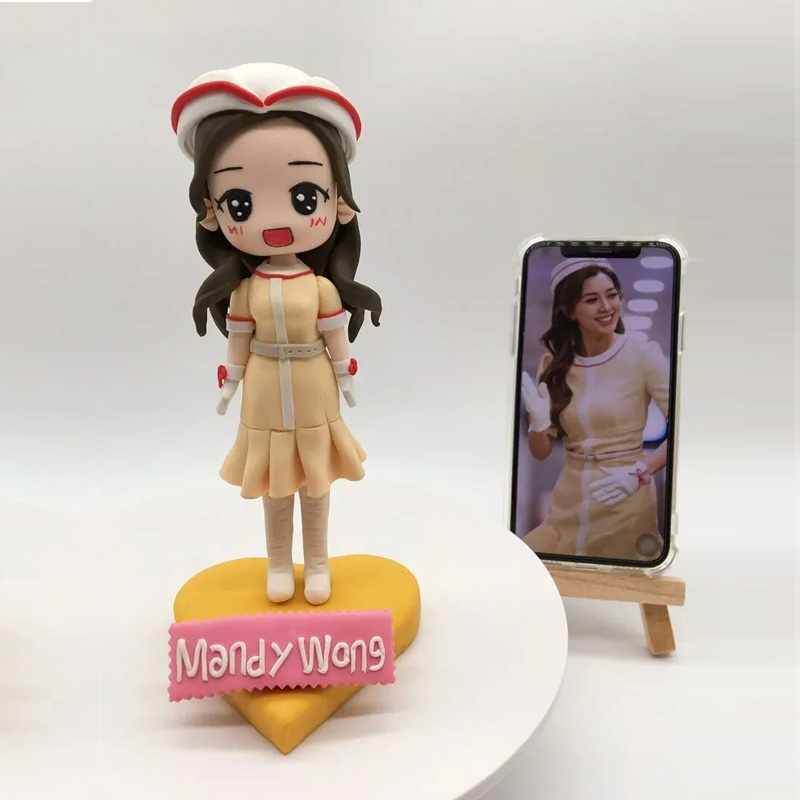 ⭐⭐⭐⭐Q版人像公仔——動漫化設計，專業工藝人一對一捏製，準確捕捉人物照片的特點！
