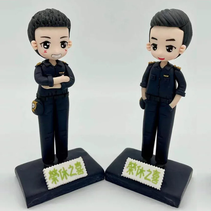 ⭐⭐⭐⭐Q版人像公仔——動漫化設計，專業工藝人一對一捏製，準確捕捉人物照片的特點！