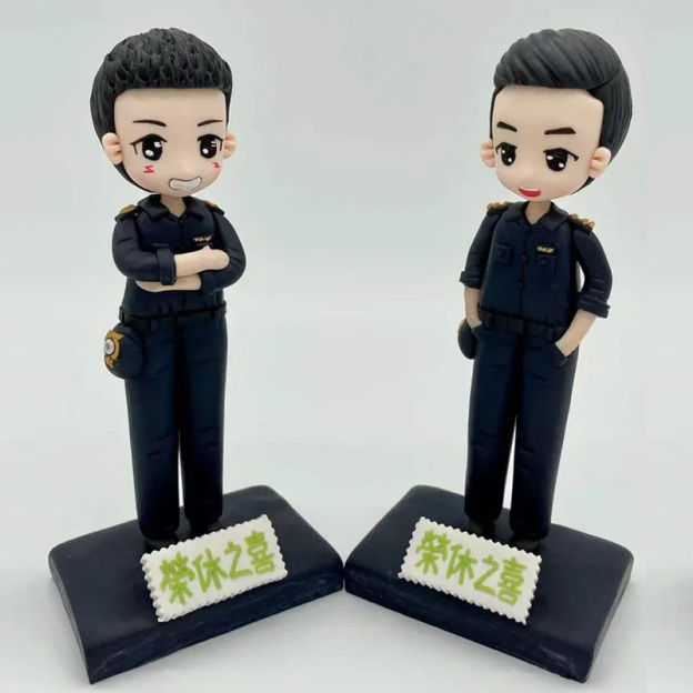 ⭐⭐⭐⭐Q版人像公仔——動漫化設計，專業工藝人一對一捏製，準確捕捉人物照片的特點！