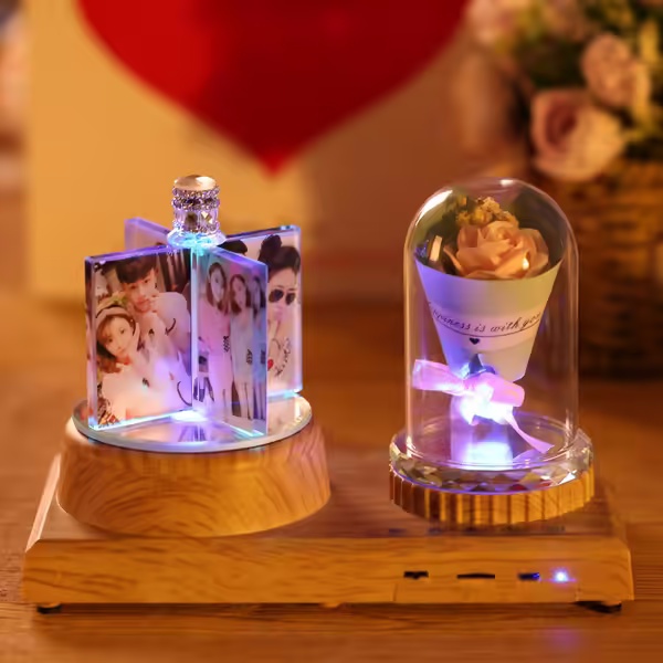 永生花旋轉水晶底座—寓意對你的愛永不凋零