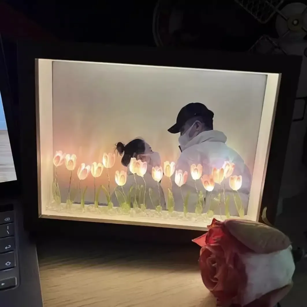 ⭐⭐⭐訂製鬱金香小夜燈——情侶/風景照/全家福/寫真照，開燈是畫，關燈是普通鏡子！