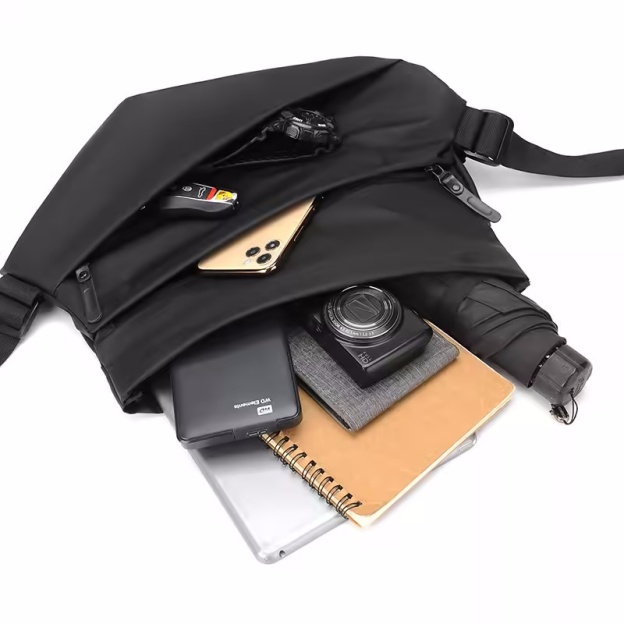 【男士多機能斜挎包】最新磁吸快拆卡扣，防潑水💦耐磨材質，超多夾層。廠商直銷，全年最低價‼️