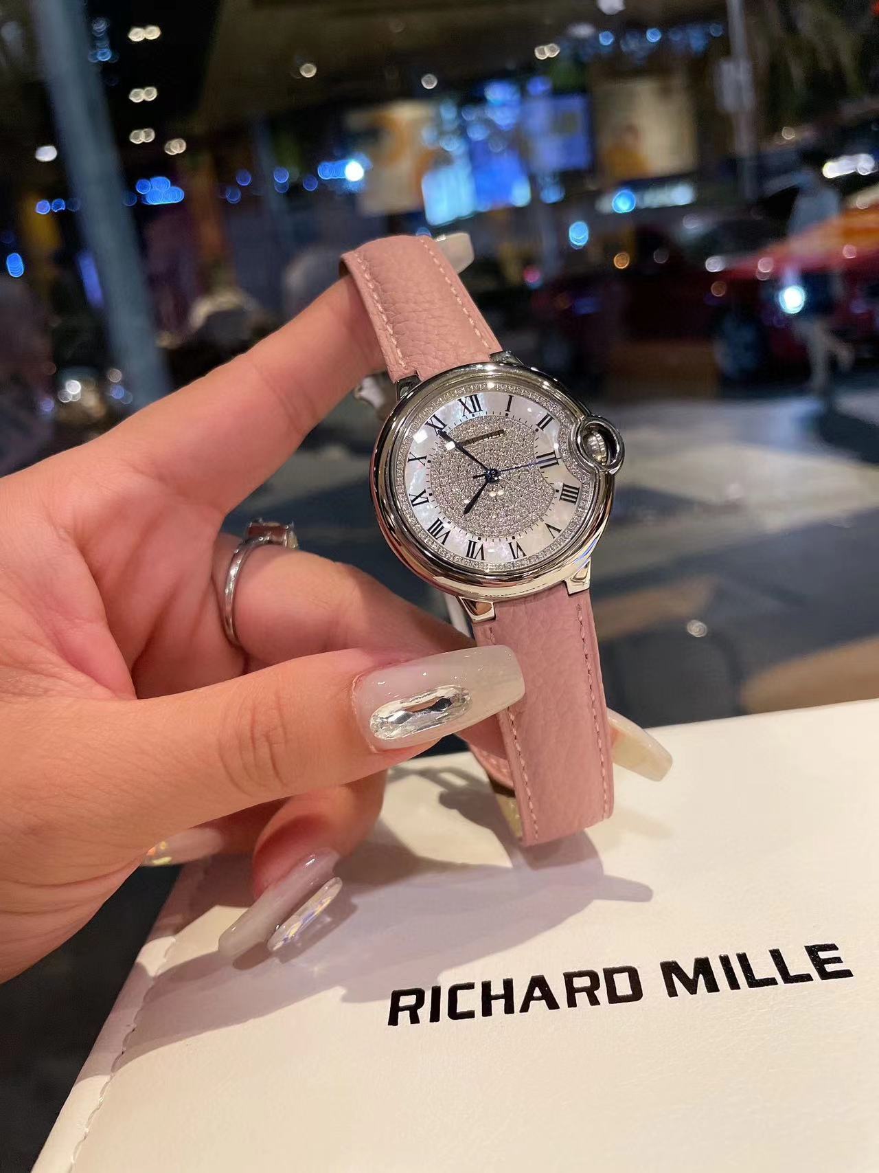 CART1ER ライチレザー レディースウォッチ【50％割引+送料無料】