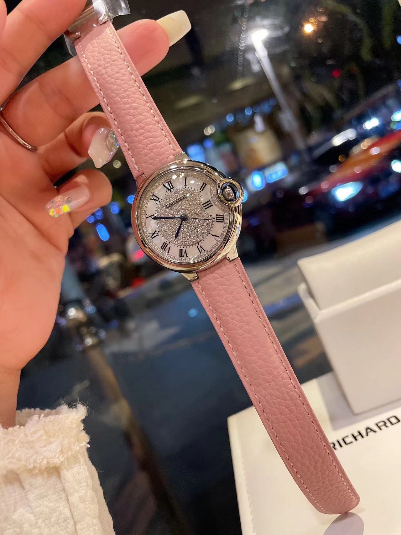 CART1ER ライチレザー レディースウォッチ【50％割引+送料無料】