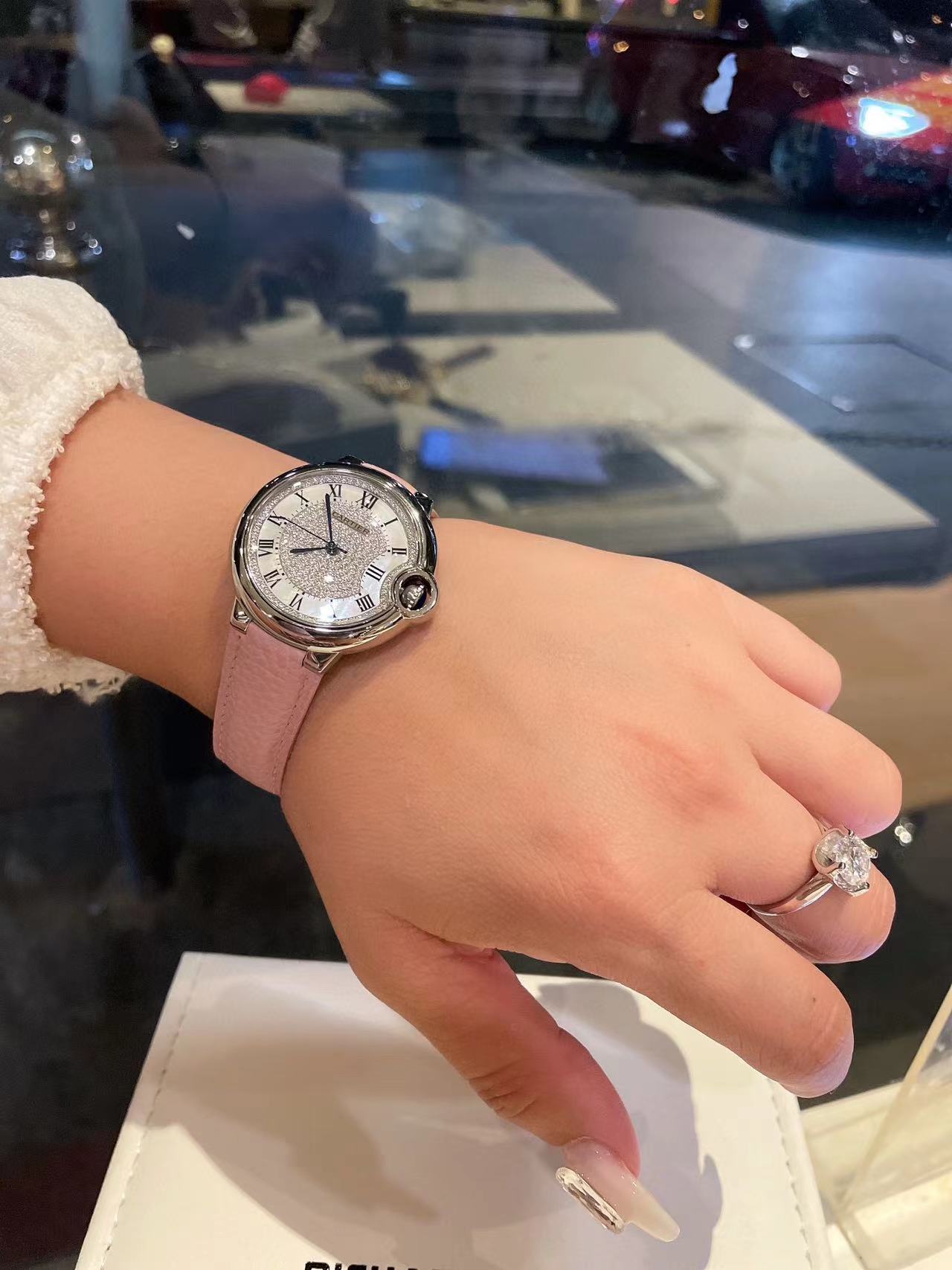 CART1ER ライチレザー レディースウォッチ【50％割引+送料無料】