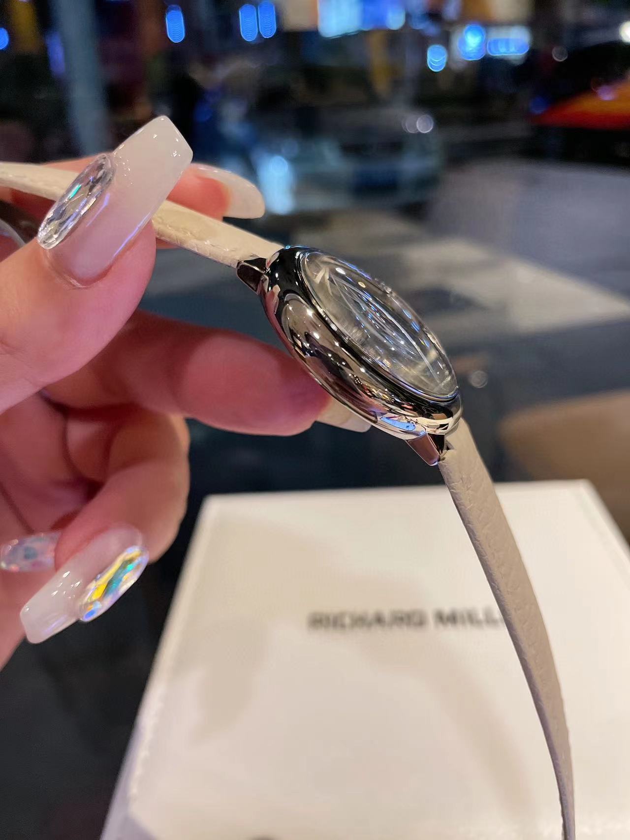 CART1ER ライチレザー レディースウォッチ【50％割引+送料無料】