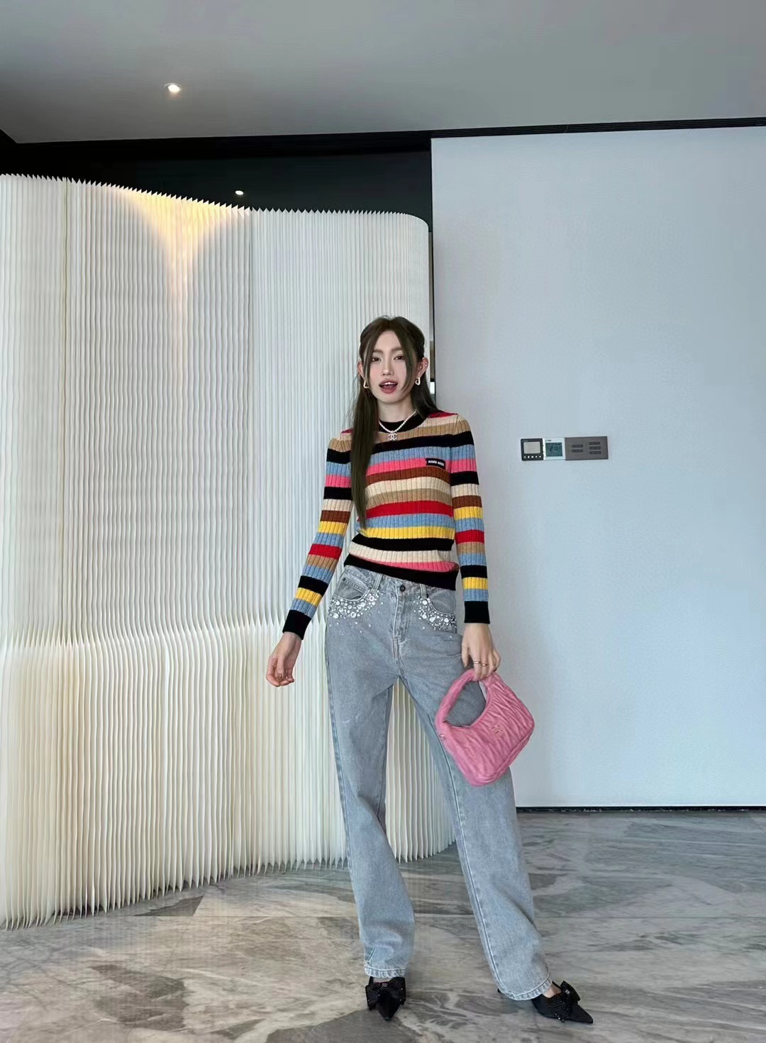 M1UM1U レインボーストライプニットトップ【50％割引+送料無料】