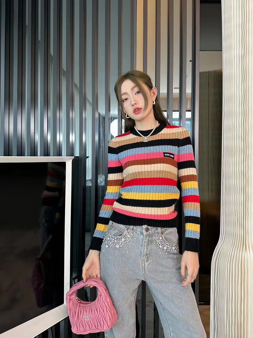 M1UM1U レインボーストライプニットトップ【50％割引+送料無料】