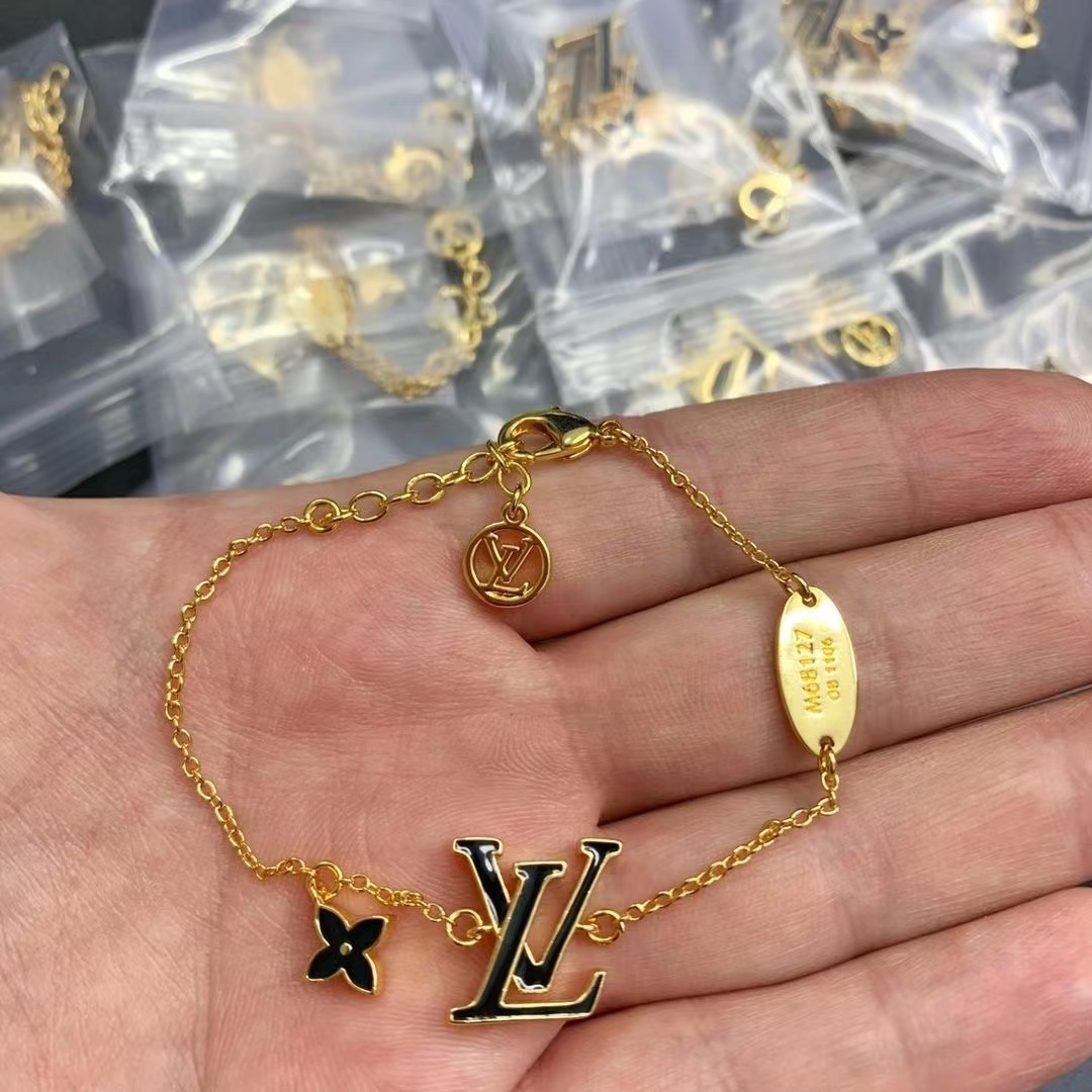 LV四つ葉のクローバーフラワーブレスレット【50％割引+送料無料】